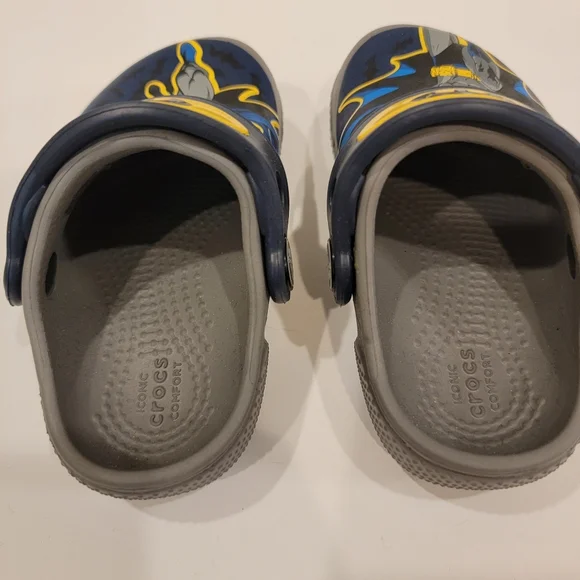 Rare Crocs Batman Superhero Sandals | Infant Size C5 | Blue, Yellow, Size 5 Baby - Picture 6 of 10